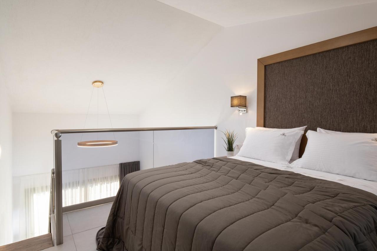 Imagine Luxury Suites Nikiti  Exterior photo